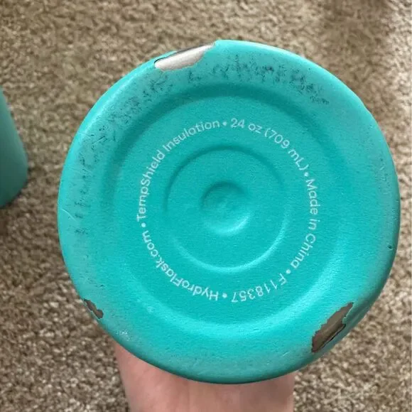 Hydroflask water bottles - Picture 3 of 3